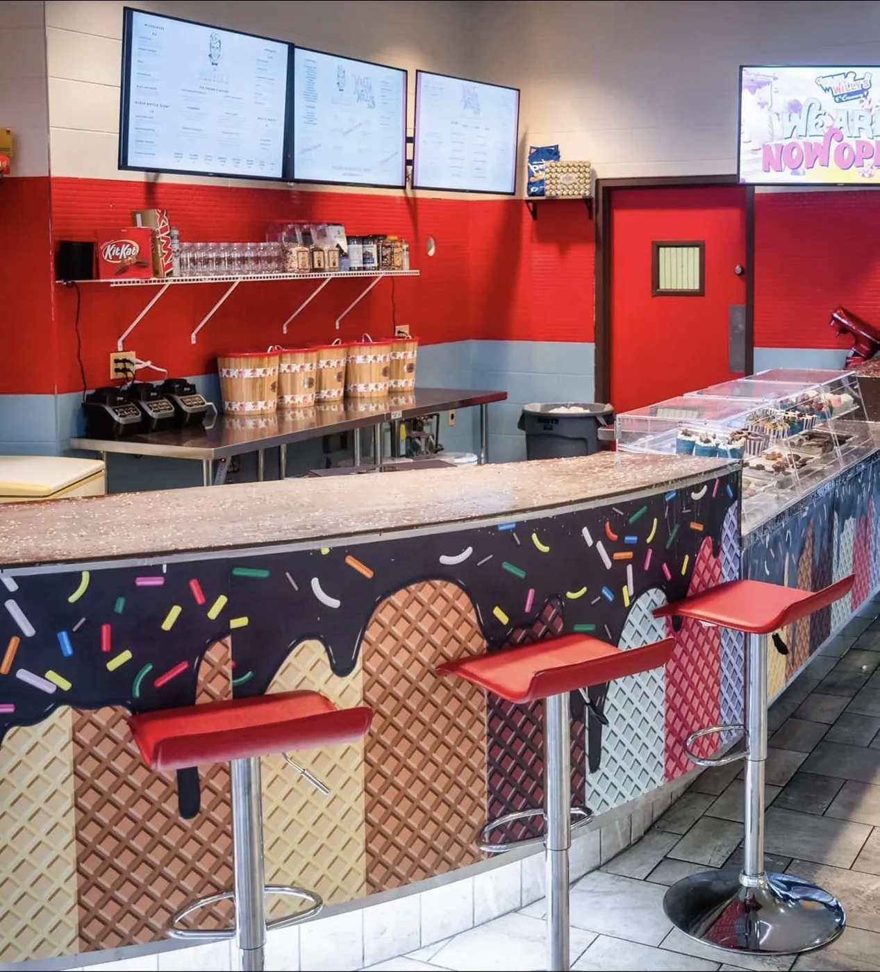 Walt & Willy's ice cream counter